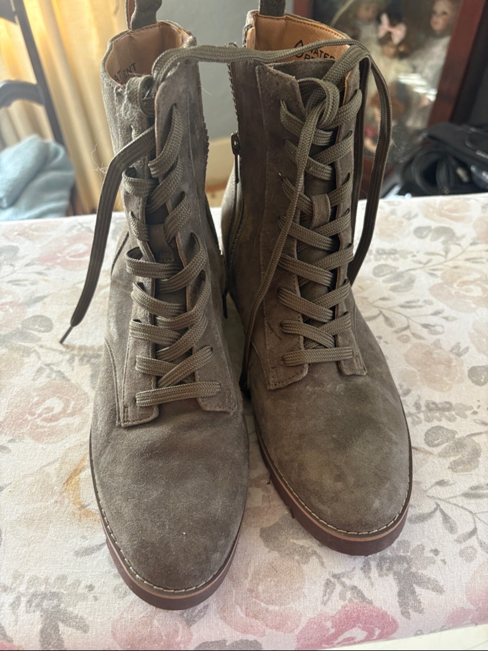 VIONIC - Size 7 Women's Suede Ankle Boots. Olive Green - Zipper,Lace Up